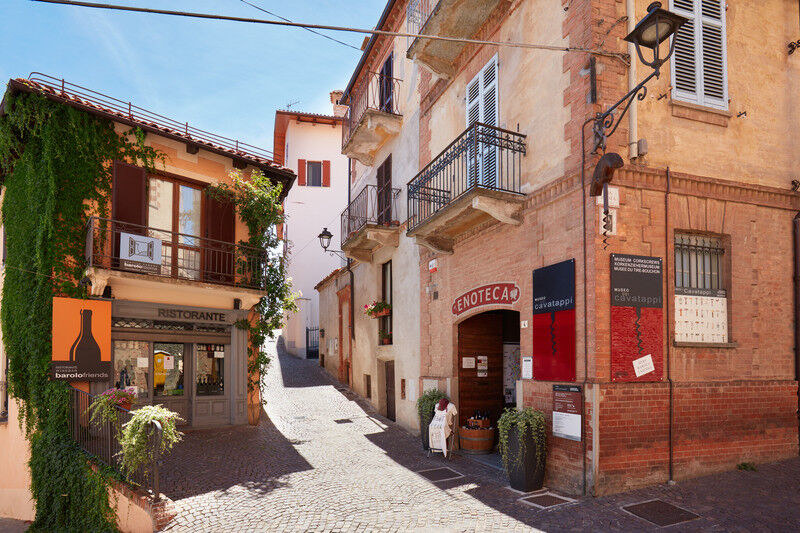 tagAlt.Corkscrew museum, restaurant and ancient street in Barolo, Italy