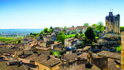 tagAlt.Bordeaux small town city view from above 6
