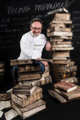 tagAlt.Lopriore books portrait 5