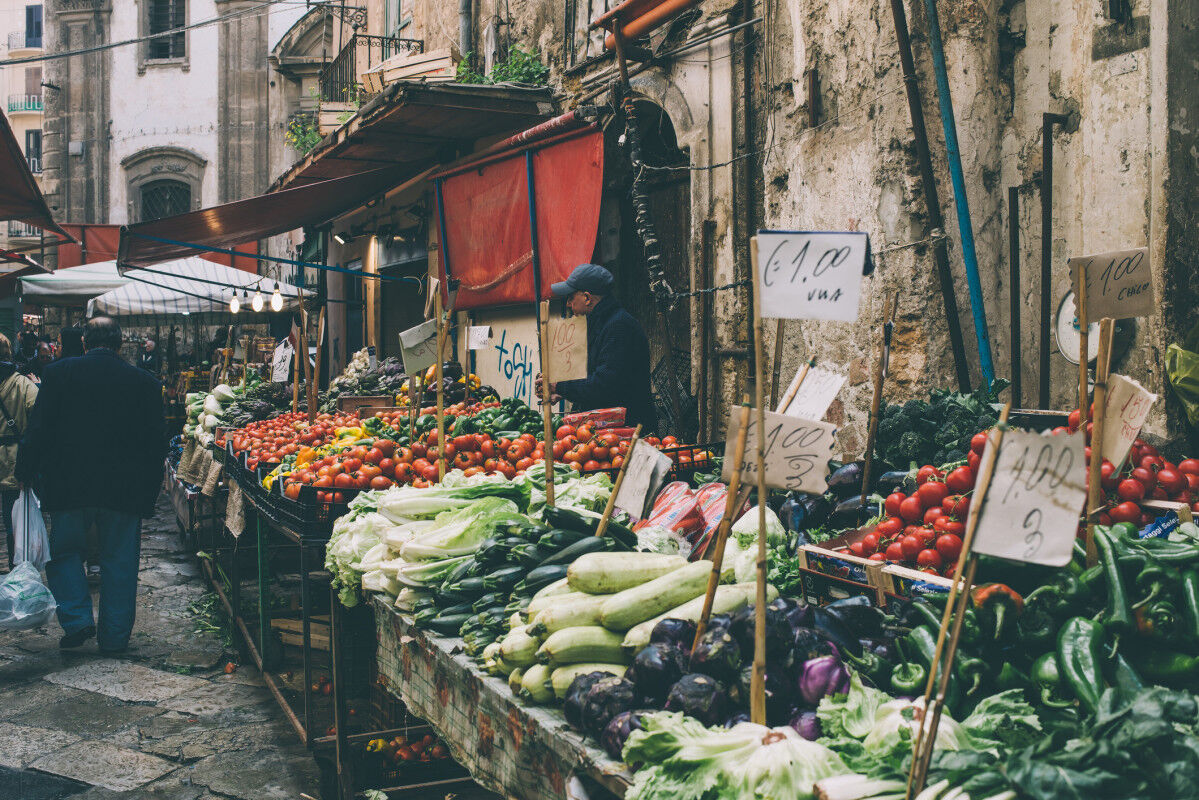 tagAlt.Grocery shop at famous local market Ballaro in Palermo, Italy.