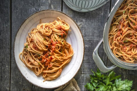 buccatini with tomato sauce