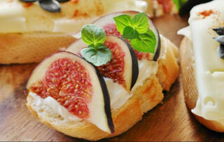 italian-figs-cheese-bread