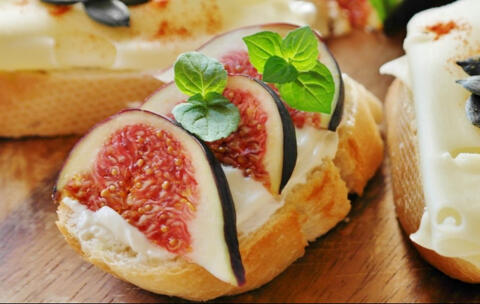 italian-figs-cheese-bread