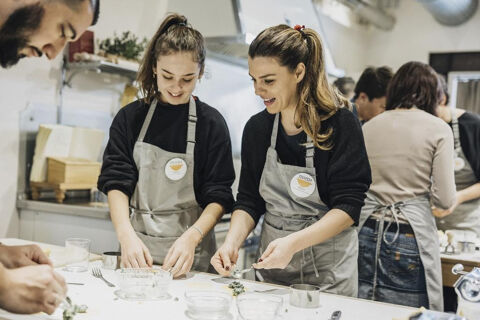 mama florence students make fresh pasta together