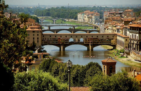 ponte vecchio florence with sunny skies