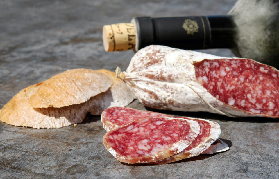 salumi on table