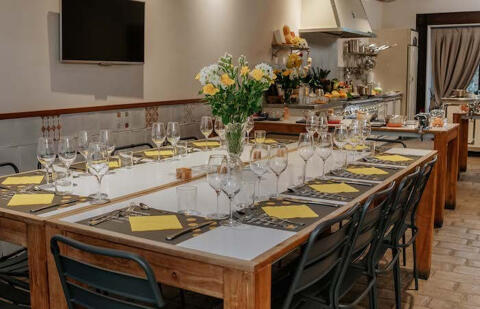 set dining table at cooking school.