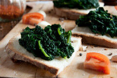 tagAlt.Classic Crostini with Tuscan Kale