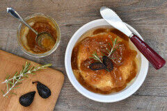 tagAlt.Poached Figs with Sweetened Cheese Sauce and Toasted Walnuts
