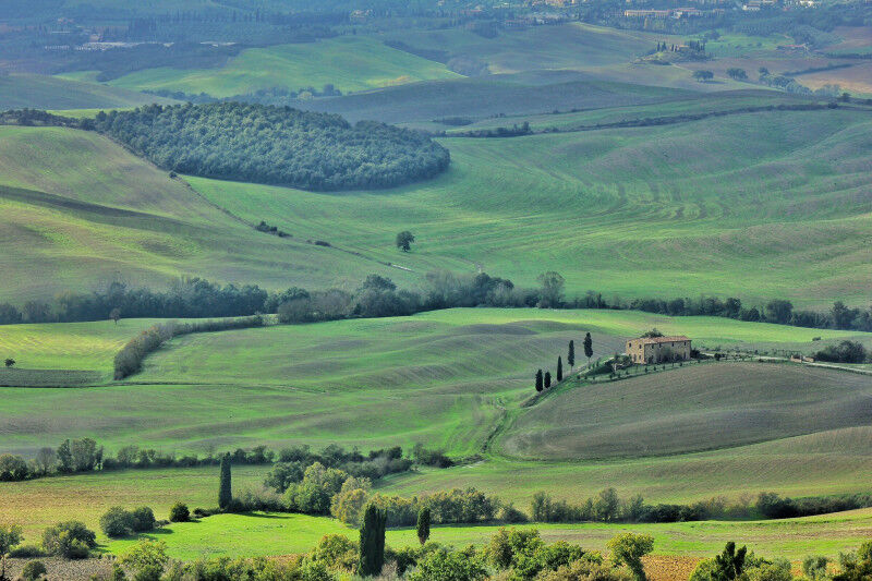 tagAlt.Classic Tuscan and Umbrian countryside Cover