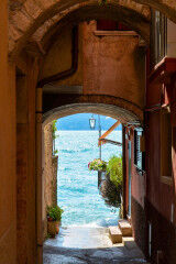 tagAlt.Lake Garda Alley Water View 5