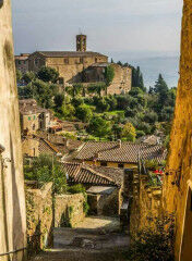 tagAlt.Montalcino city alley 6