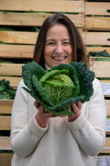 tagAlt.POM prepping cabbage 6
