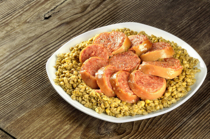 Zampone with lentils (con lenticchie)